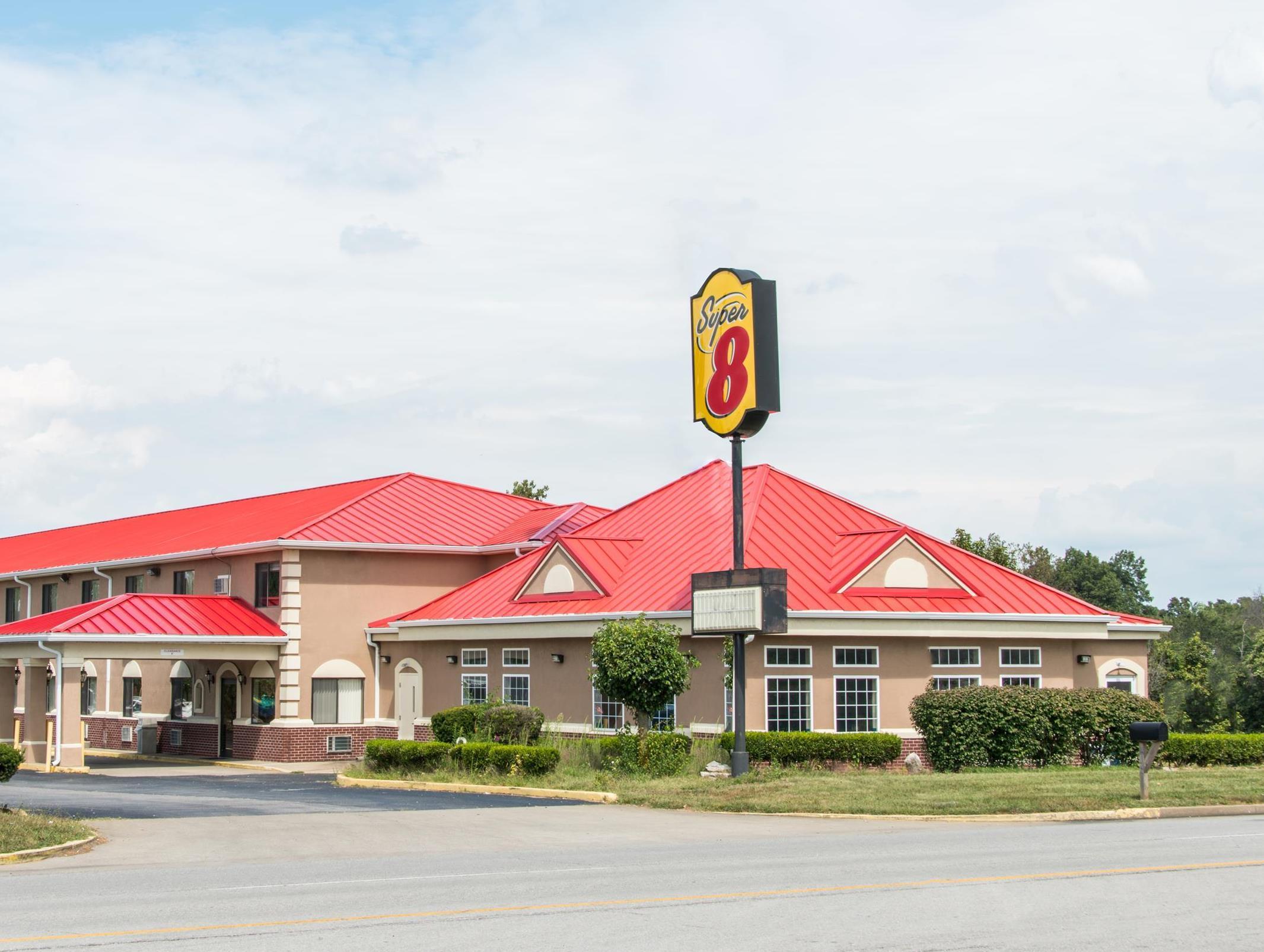 Super 8 By Wyndham Hotel